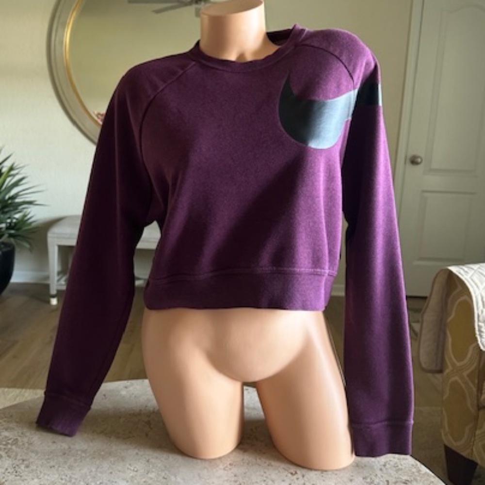 Nike S purple dri-fit crop sweatshirt NWOT